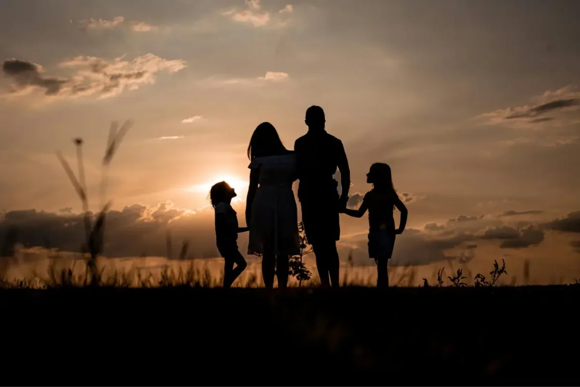 technology can be a valuable aid during family crisis