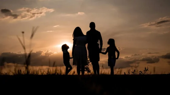 technology can be a valuable aid during family crisis